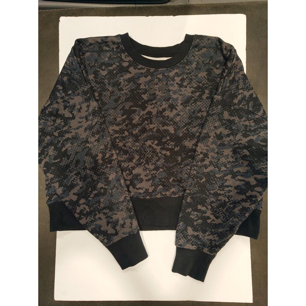 Women's Underarmor Oversized Grey Camo Sweatshirt Small